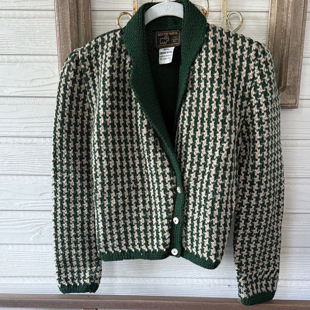 South Wool Hand Knit Virgin Wool Green and Cream Houndstooth Structured Cardigan